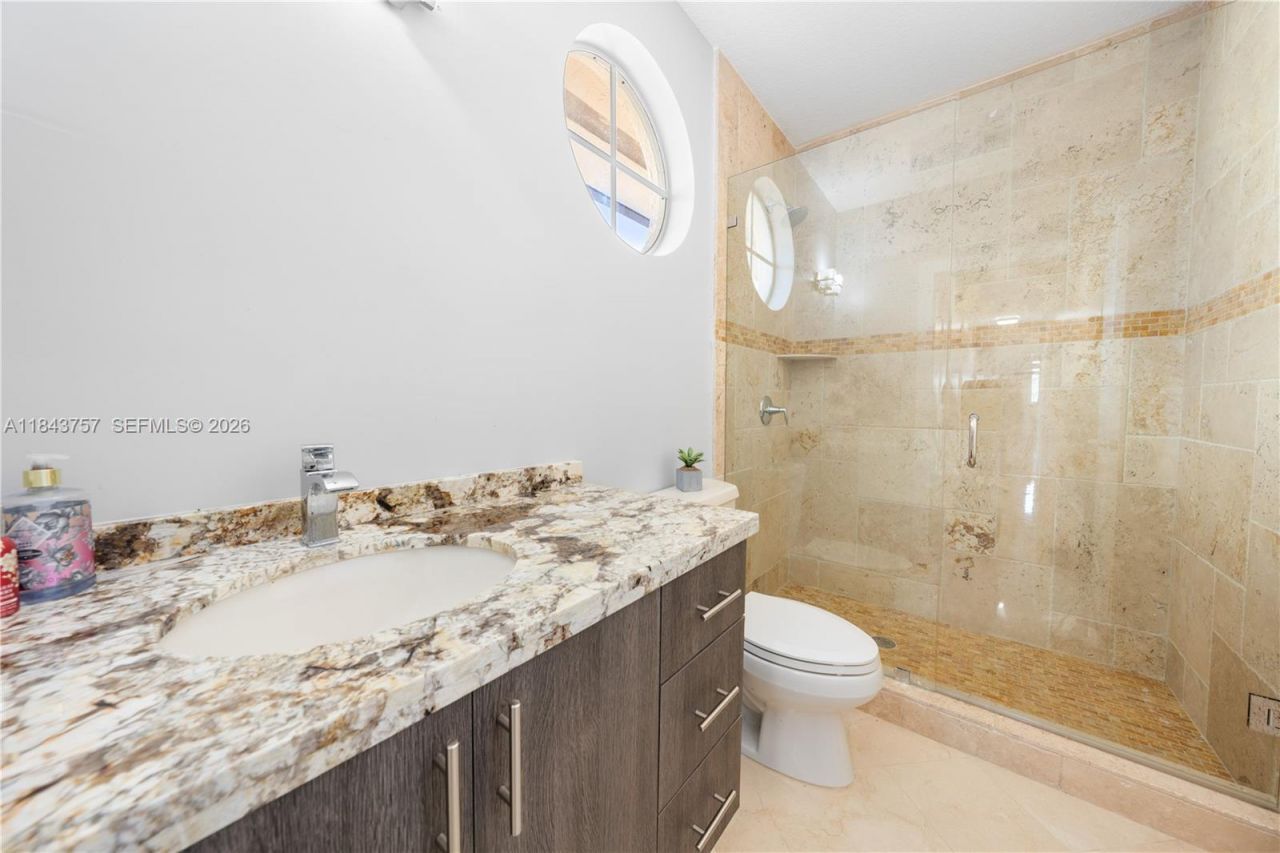 9621 W Calusa Club Dr, Miami, FL 33186 Photo