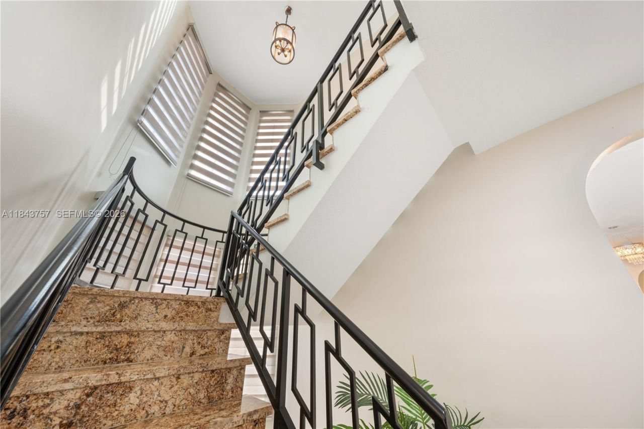 9621 W Calusa Club Dr, Miami, FL 33186 Photo