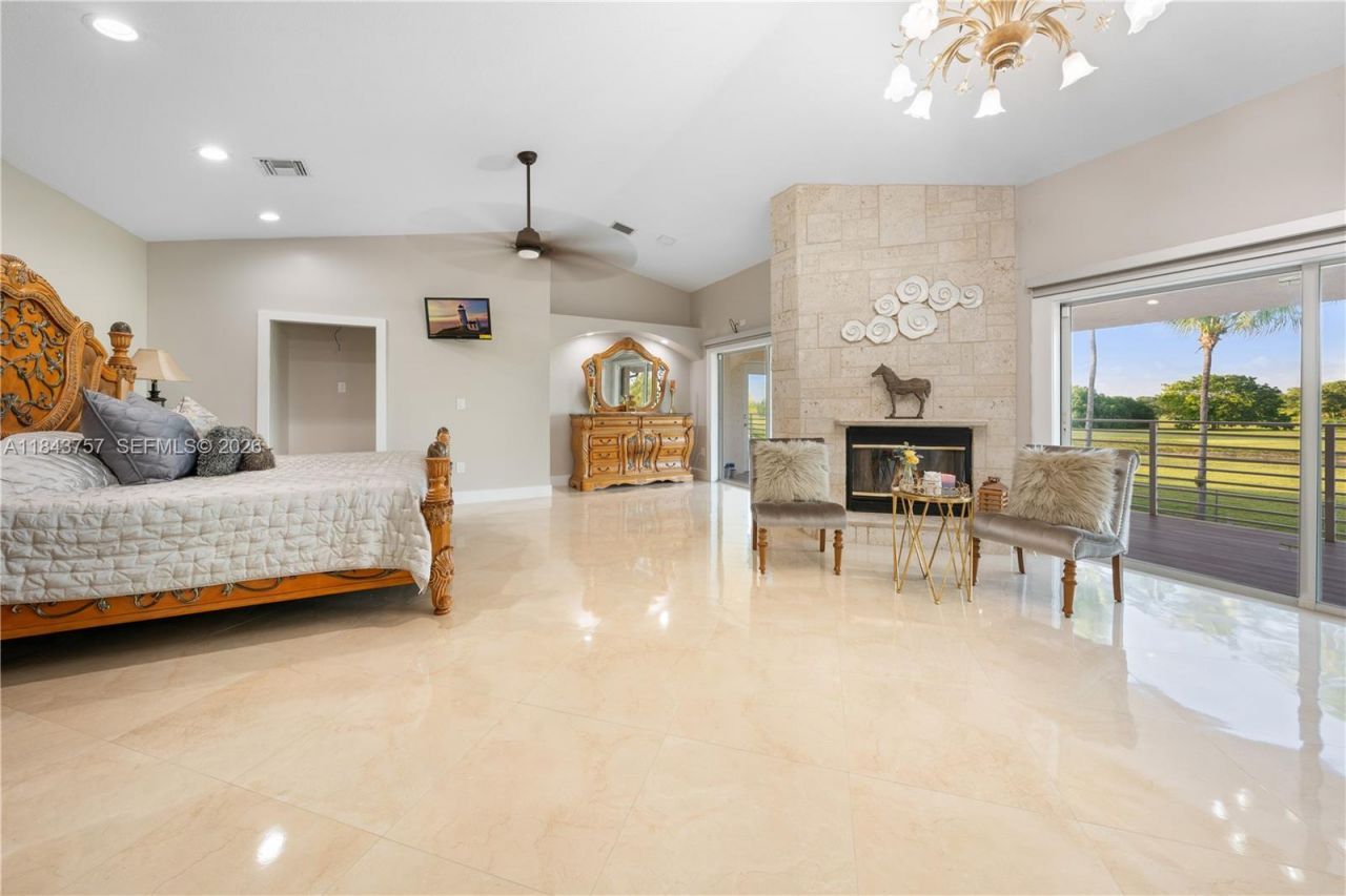 9621 W Calusa Club Dr, Miami, FL 33186 Photo