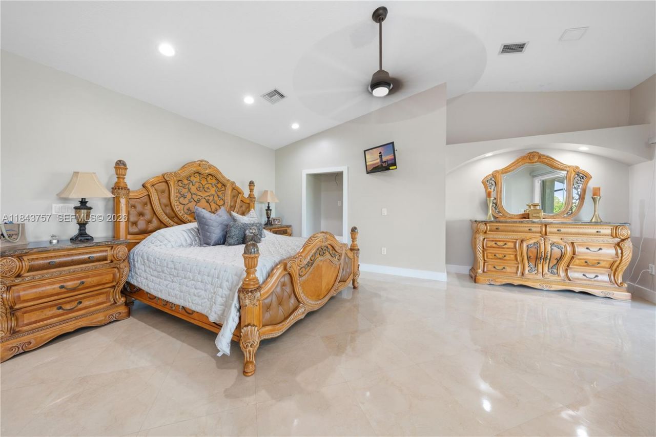 9621 W Calusa Club Dr, Miami, FL 33186 Photo