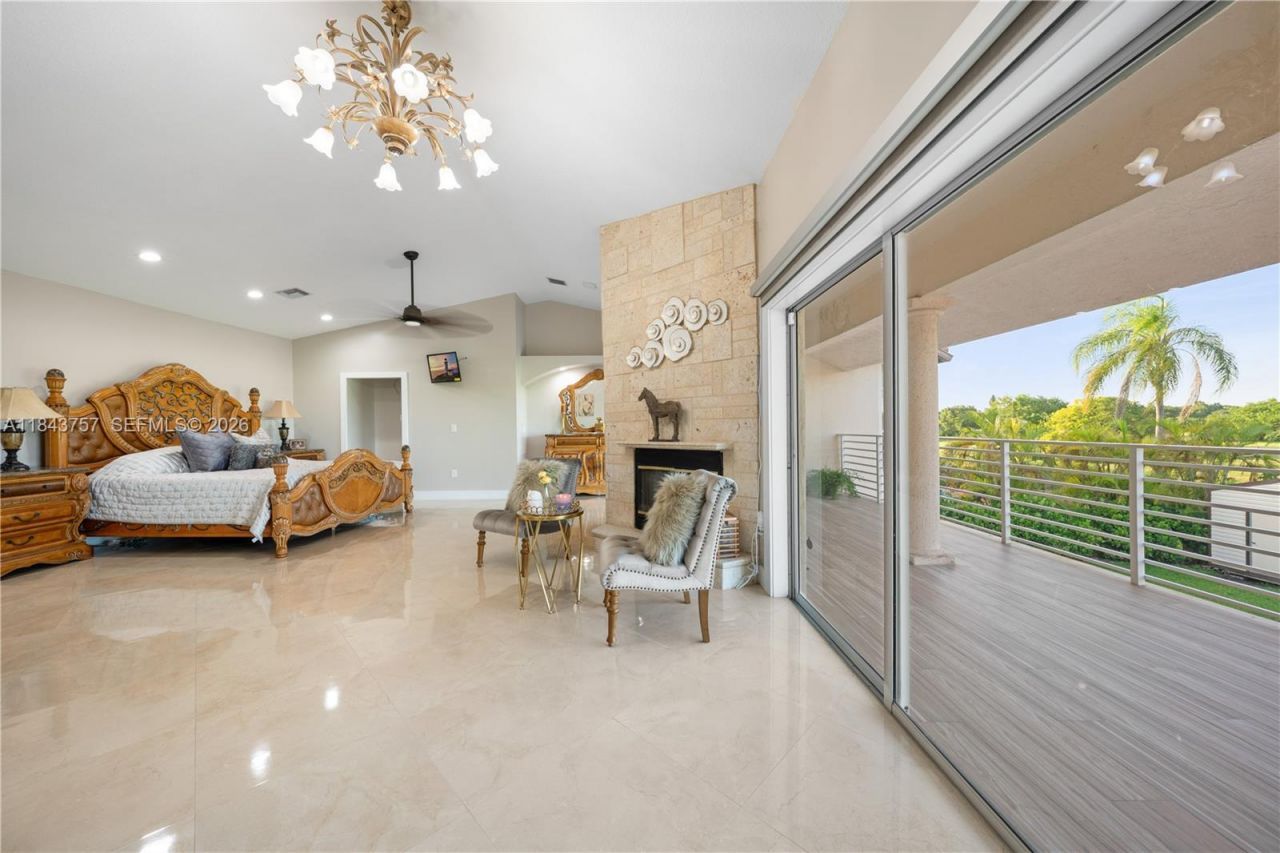 9621 W Calusa Club Dr, Miami, FL 33186 Photo