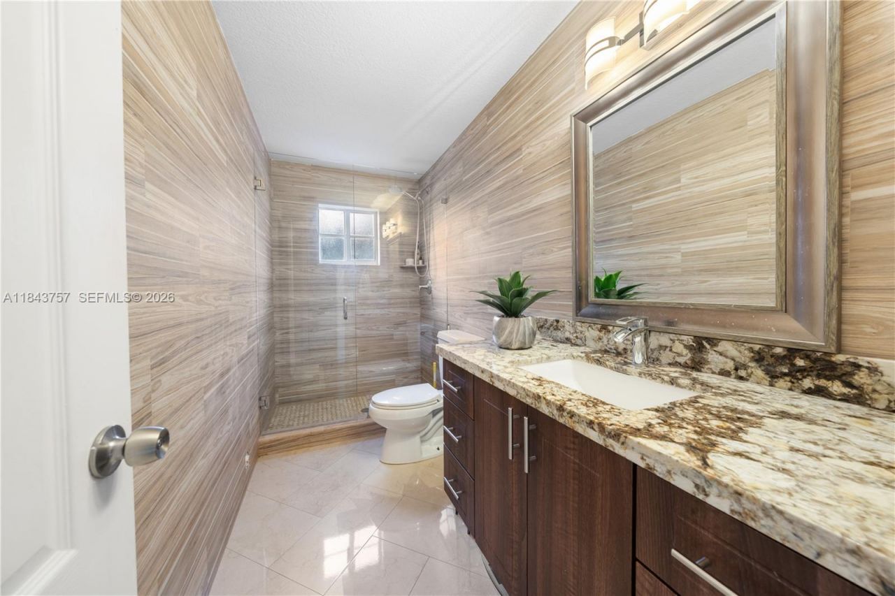 9621 W Calusa Club Dr, Miami, FL 33186 Photo