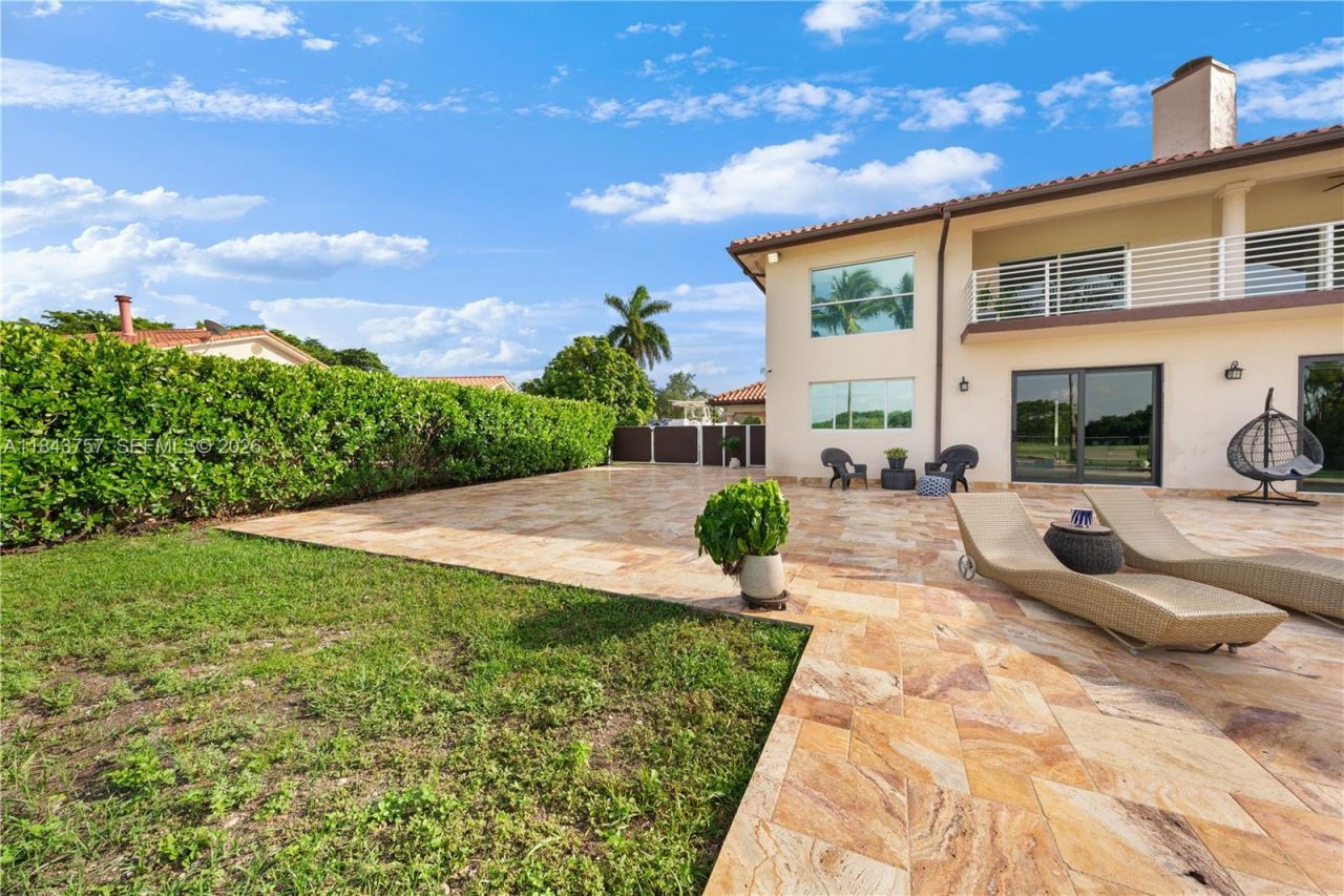 9621 W Calusa Club Dr, Miami, FL 33186 Photo