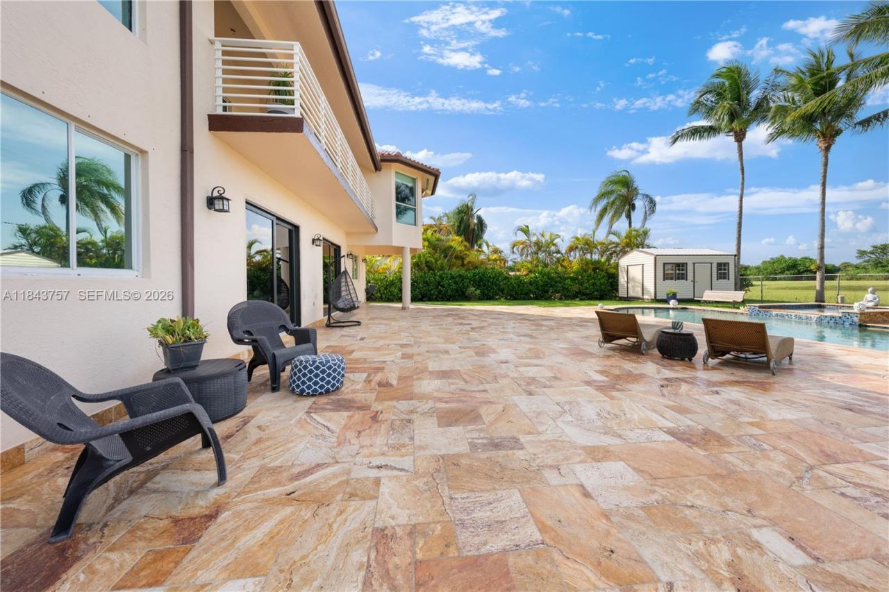 9621 W Calusa Club Dr, Miami, FL 33186 Photo