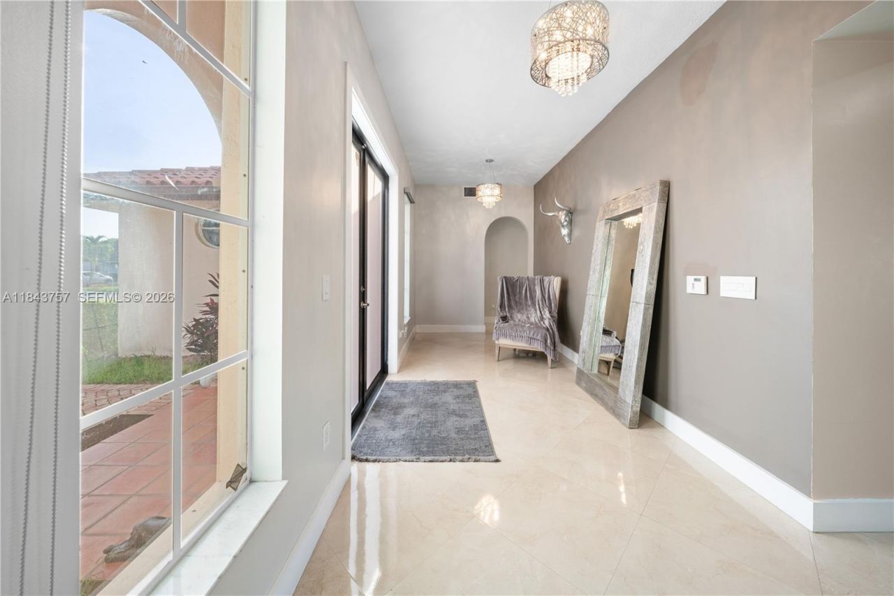 9621 W Calusa Club Dr, Miami, FL 33186 Photo