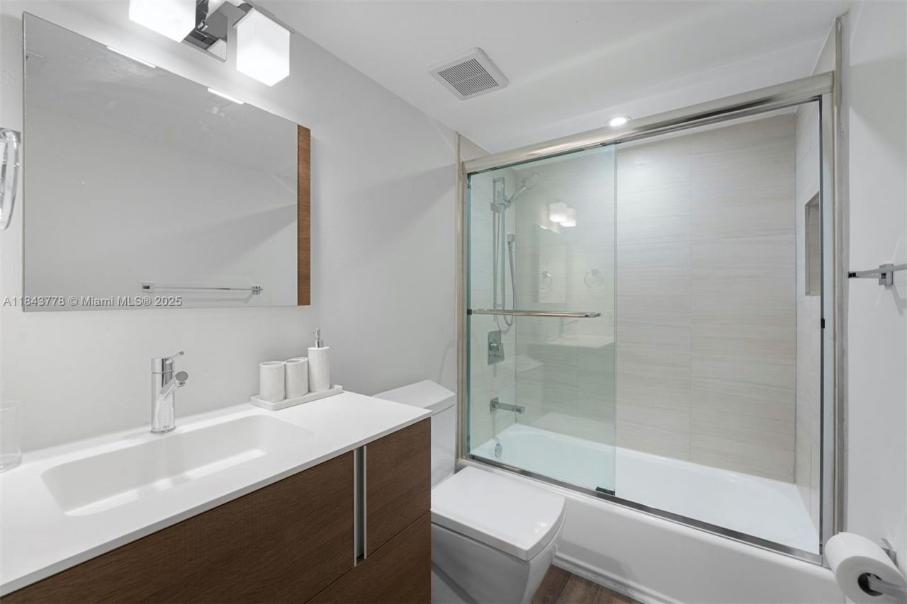 1800 Sunset Harbour Dr, Unit 1208, Miami Beach, FL 33139 Photo