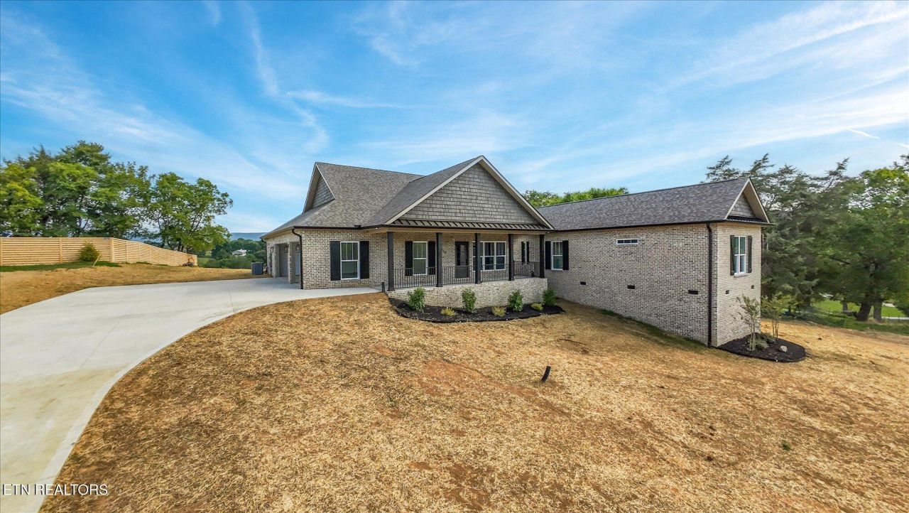210 Charlie Lane, Maryville, TN 37804 Main Photo
