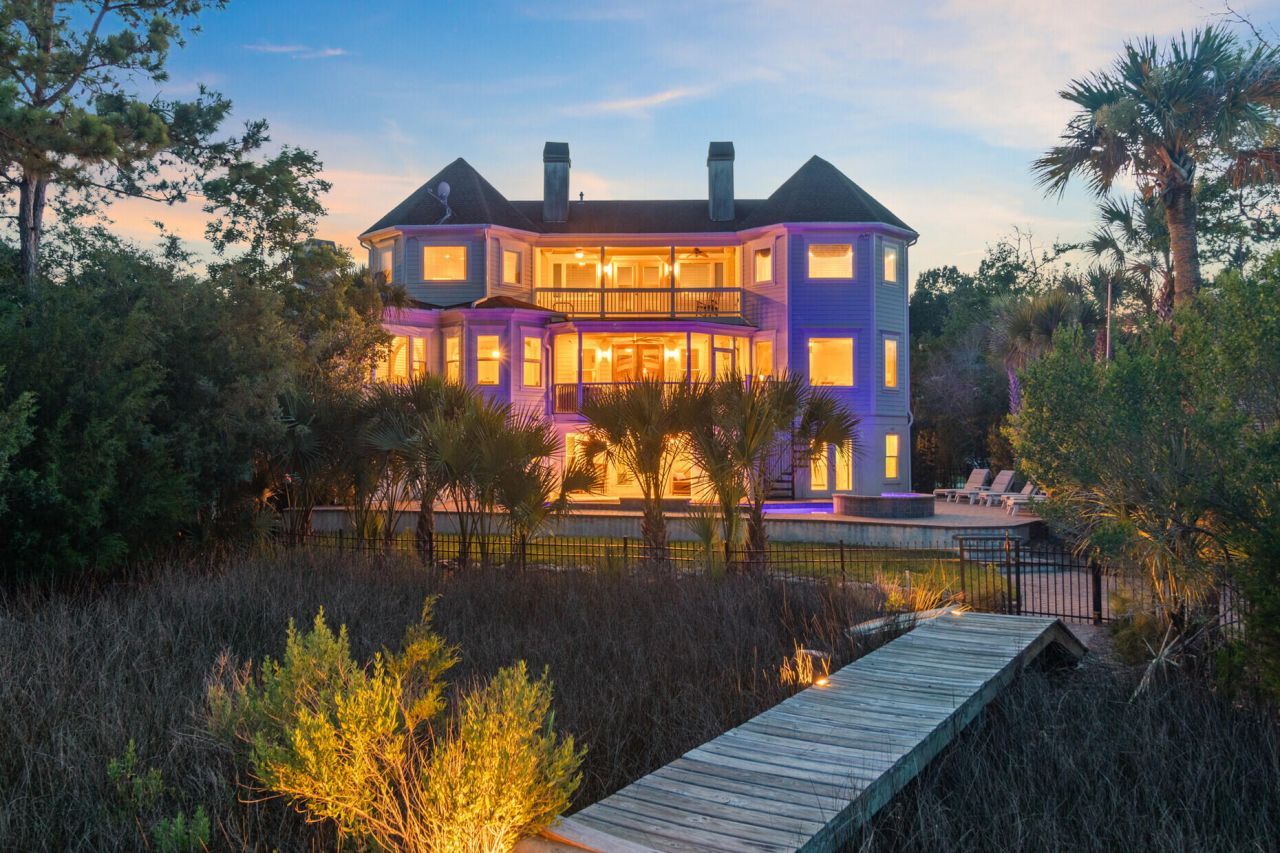 2196 Beckenham Drive Photo 100