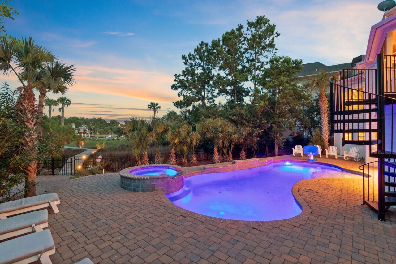 2196 Beckenham Drive Photo 103