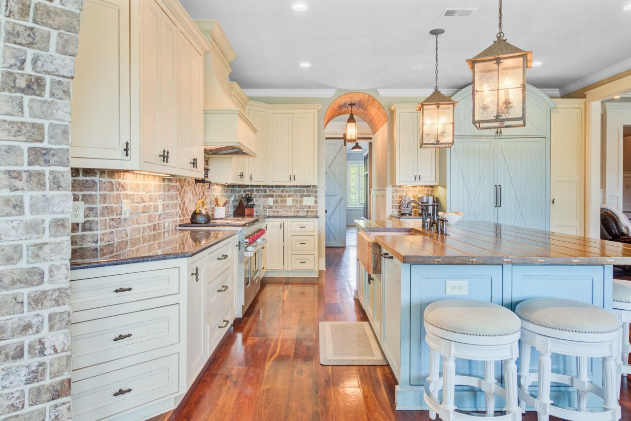 2196 Beckenham Drive Photo 27