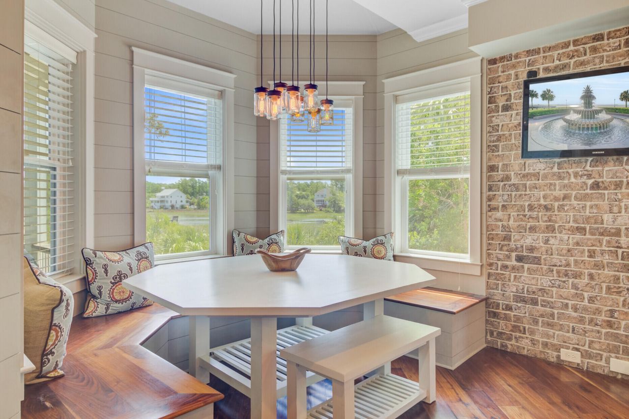 2196 Beckenham Drive Photo 29