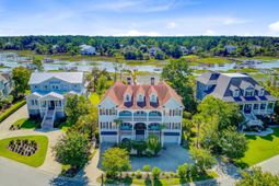 2196 Beckenham Drive photo 4