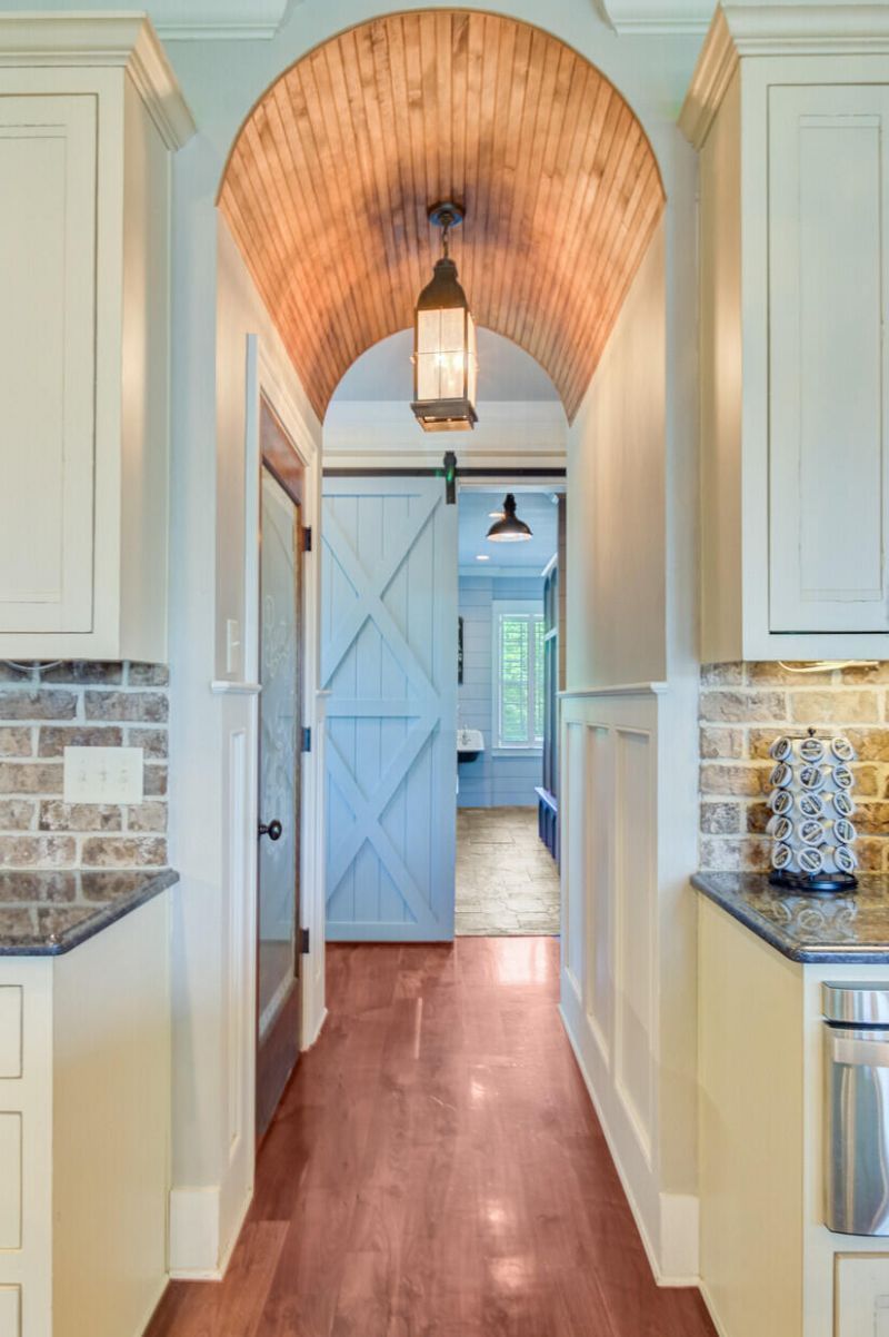 2196 Beckenham Drive Photo 35