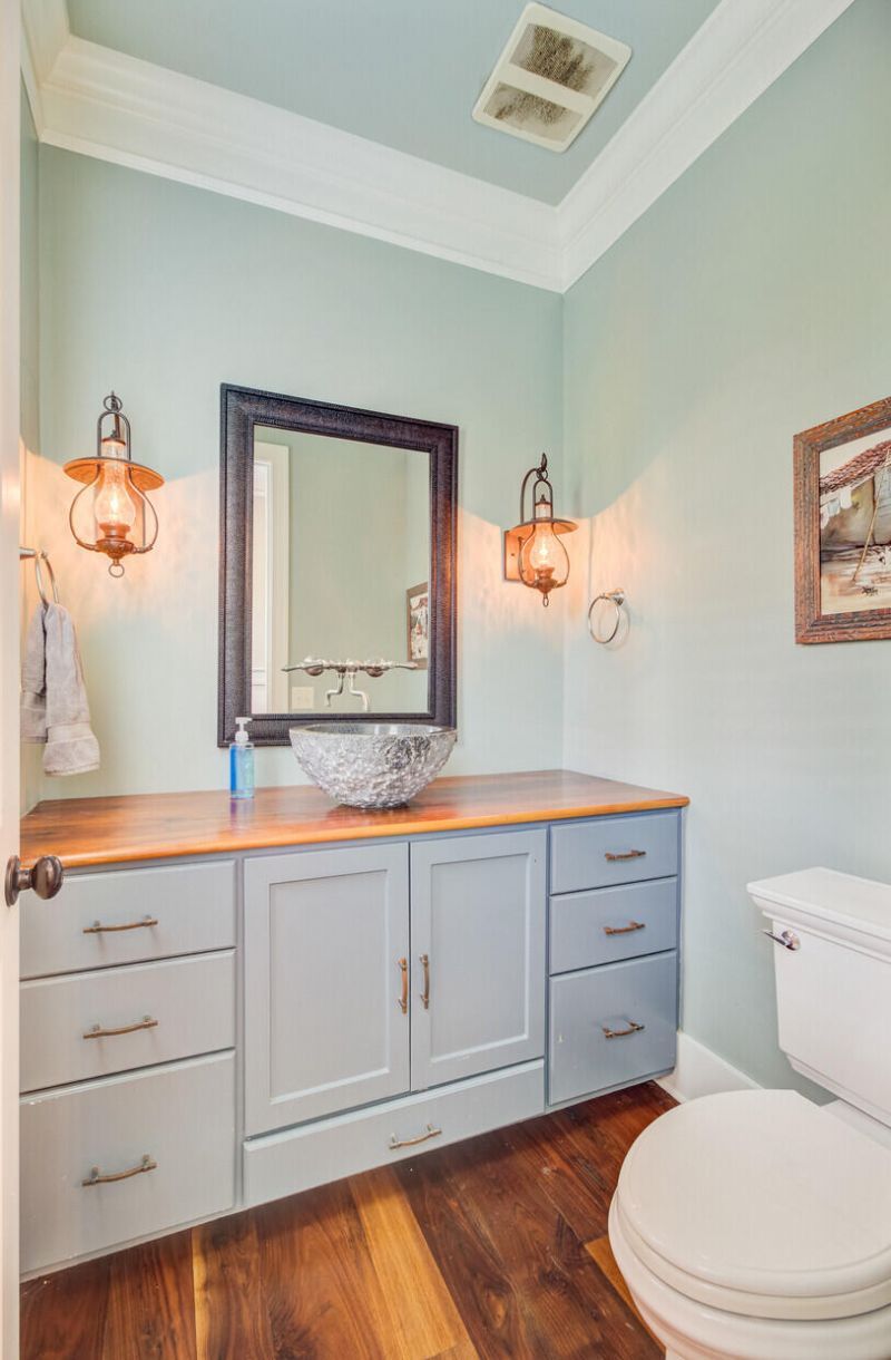 2196 Beckenham Drive Photo 38