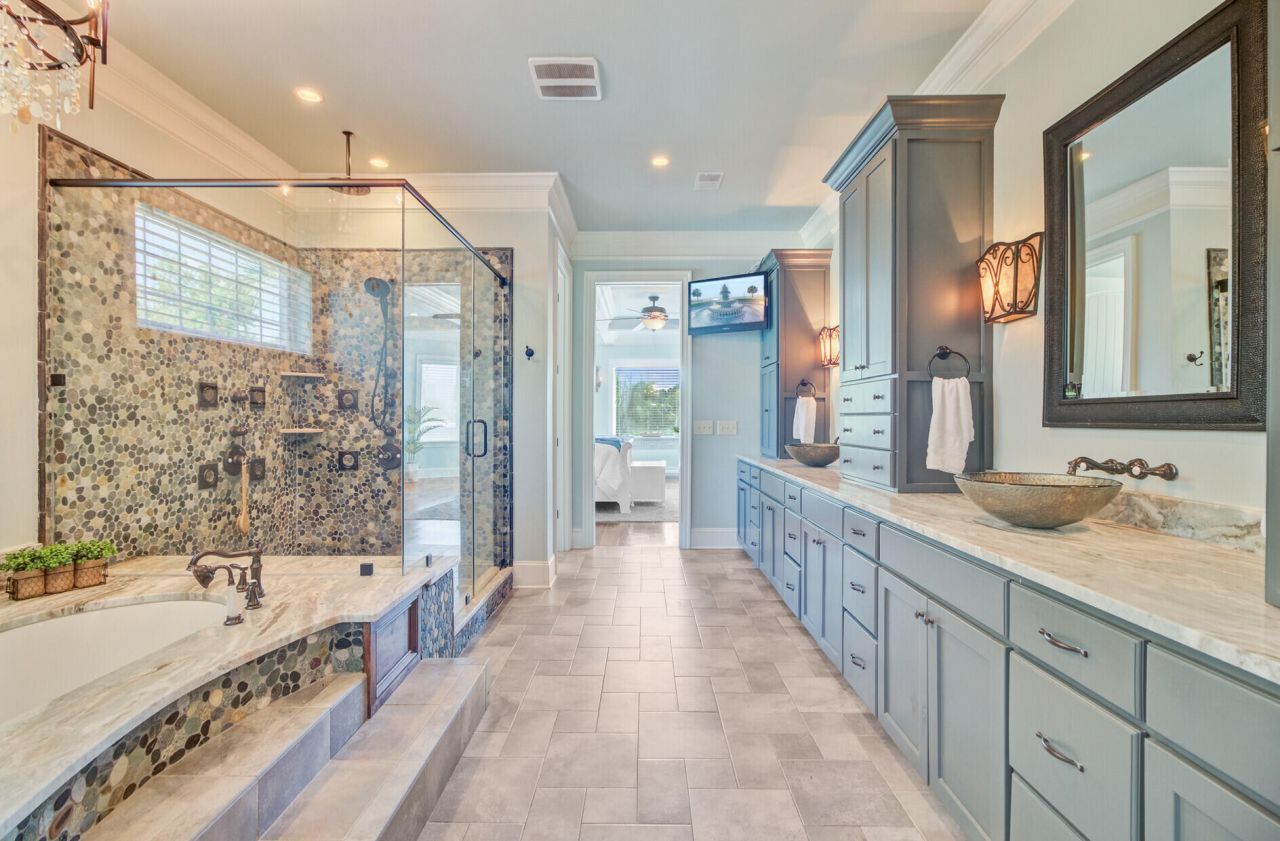 2196 Beckenham Drive Photo 43