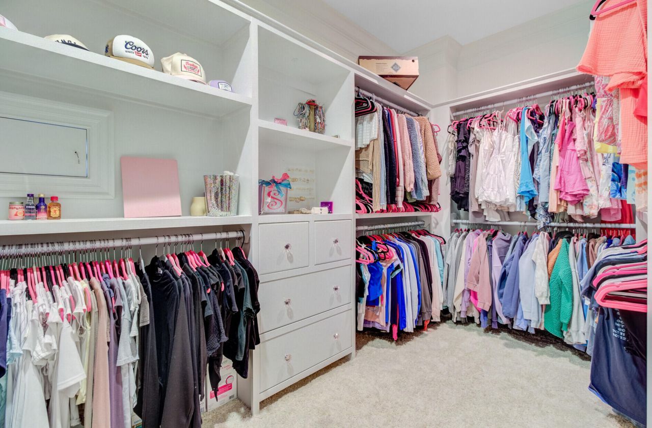 2196 Beckenham Drive Photo 56