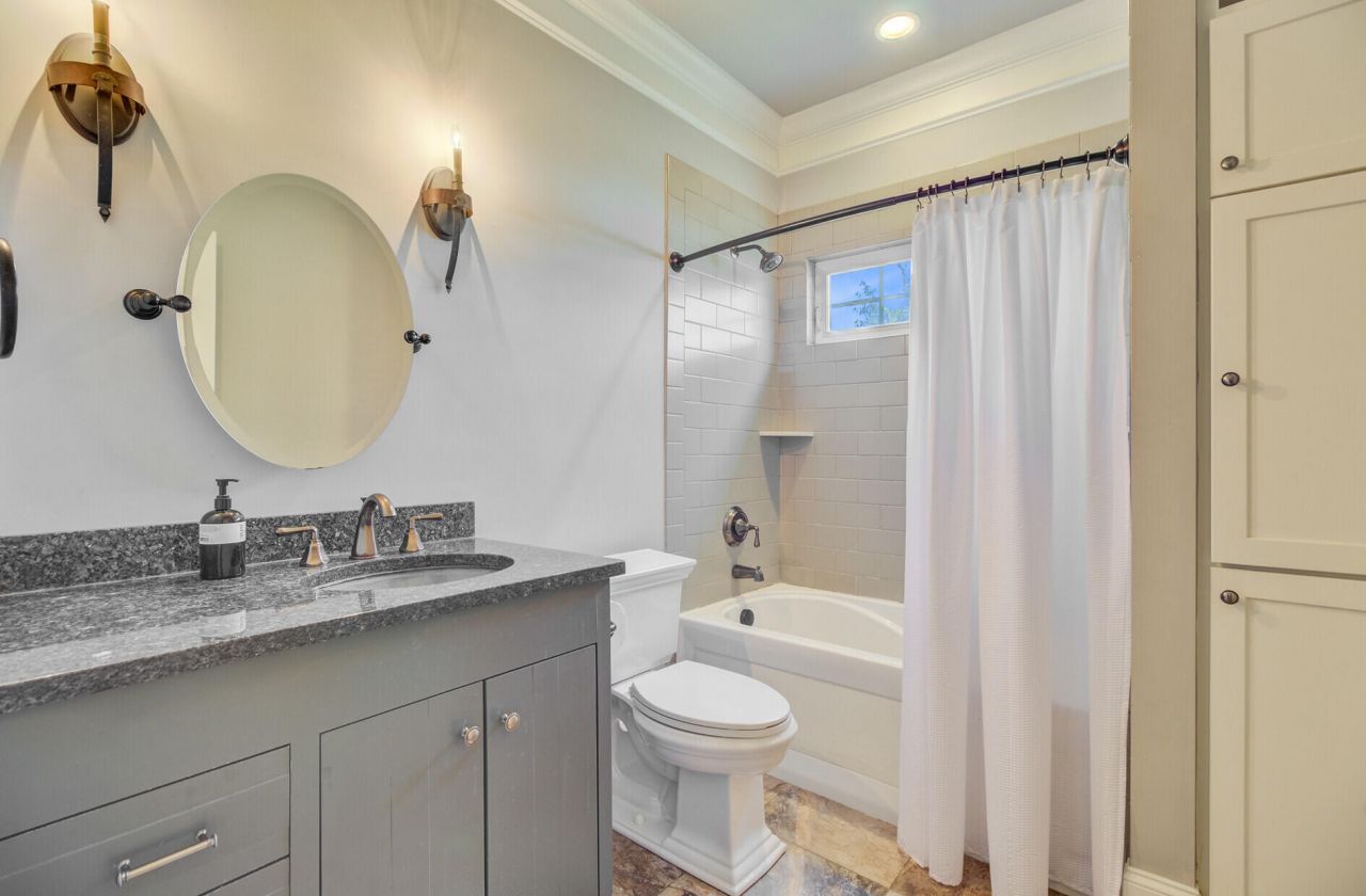 2196 Beckenham Drive Photo 62