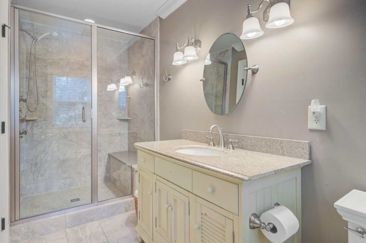 2196 Beckenham Drive Photo 75