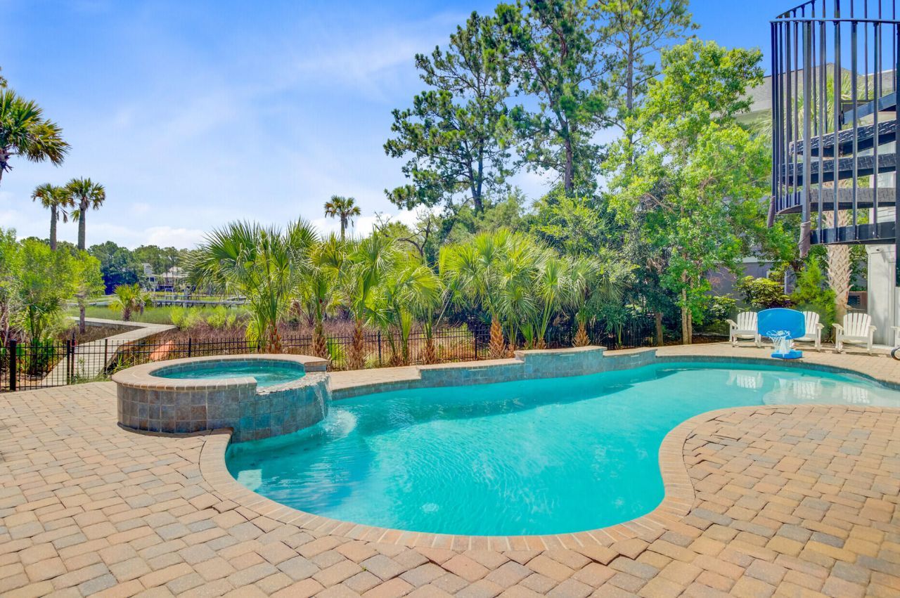 2196 Beckenham Drive Photo 82