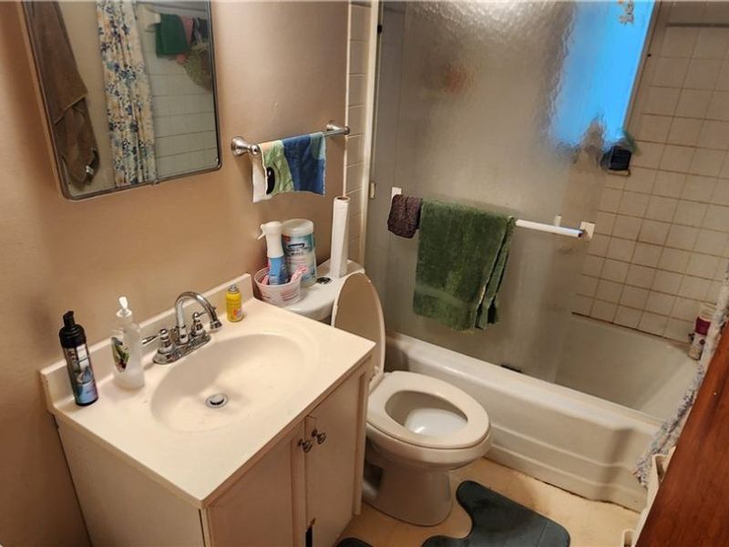 20430 Miller Avenue, Euclid, OH 44119 Photo 12