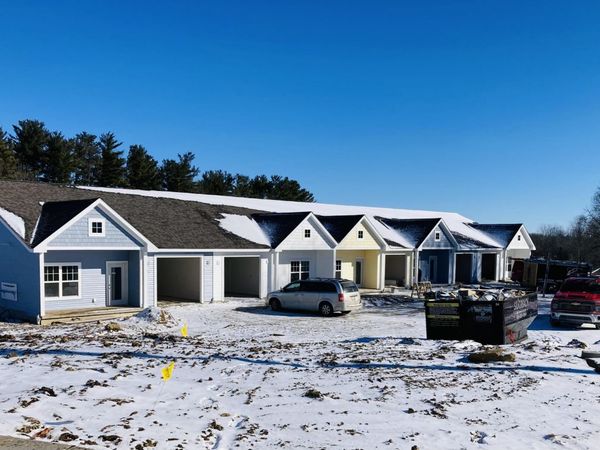 874 3rd Avenue, Unit 12, Lake Odessa, MI 48849