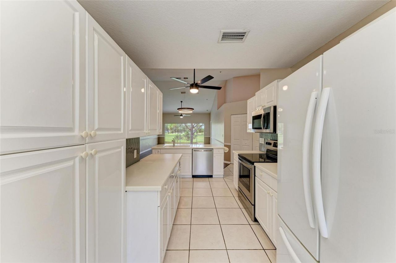6618 Pineview Terrace, Unit 6618, Bradenton, FL 34203 Photo