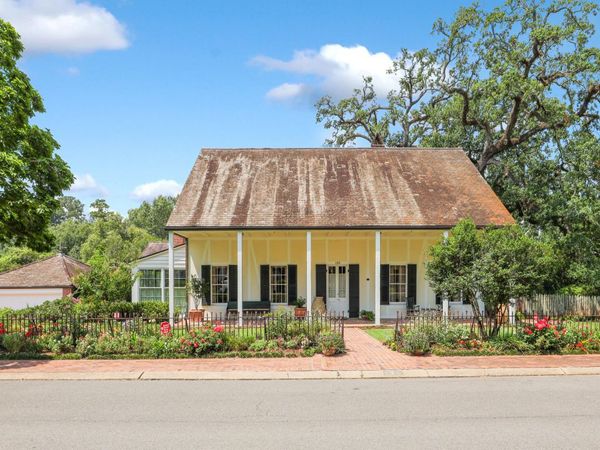 130 Twin Oaks Boulevard, Lafayette, LA 70503