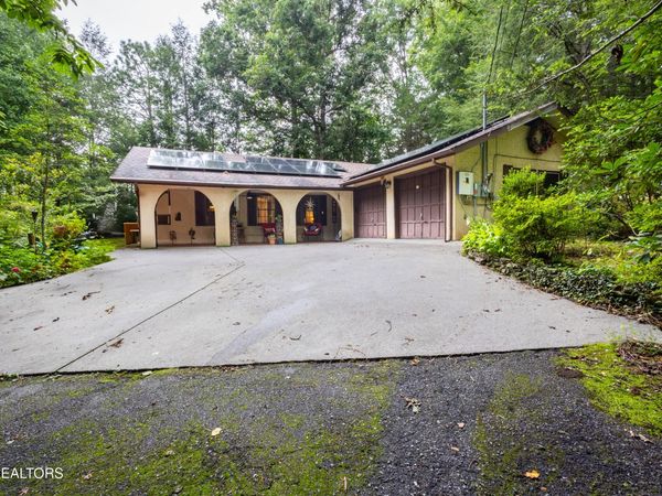 1633 Cardinal Drive, Gatlinburg, TN 37738