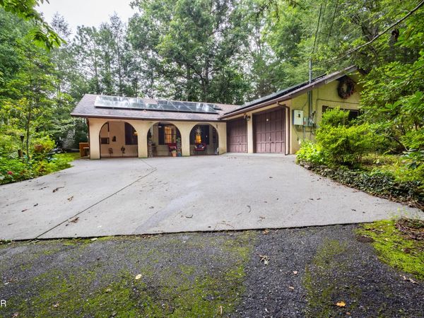 1633 Cardinal Drive, Gatlinburg, TN 37738