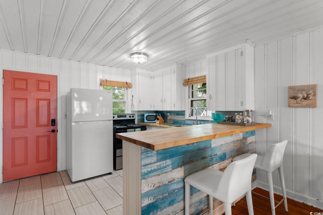 2012 Perrin Dr. Photo 17