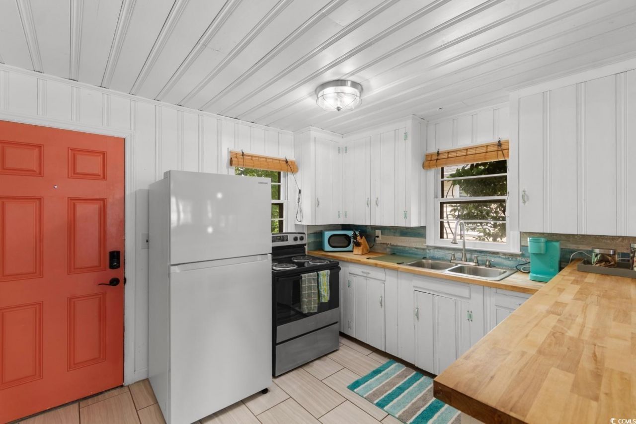 2012 Perrin Dr. Photo 18