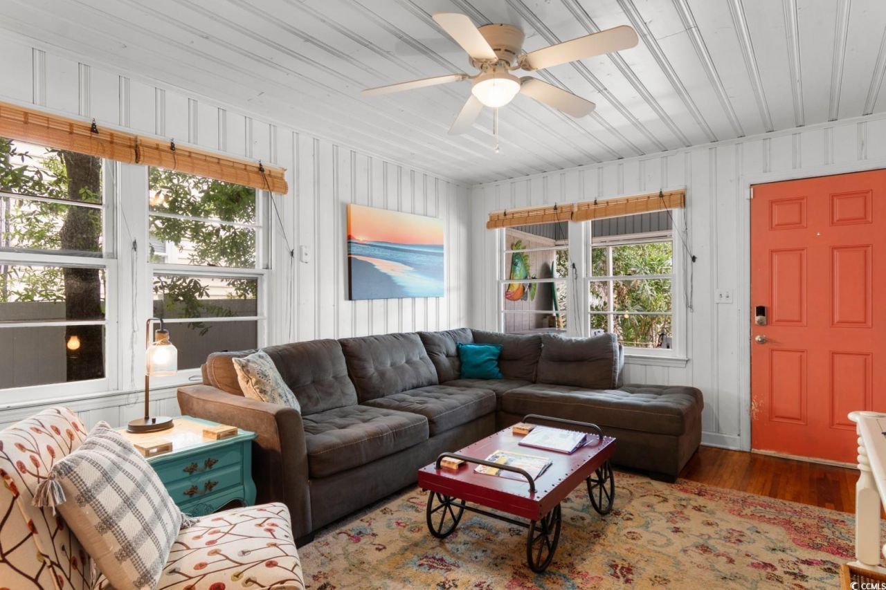 2012 Perrin Dr. Photo 9