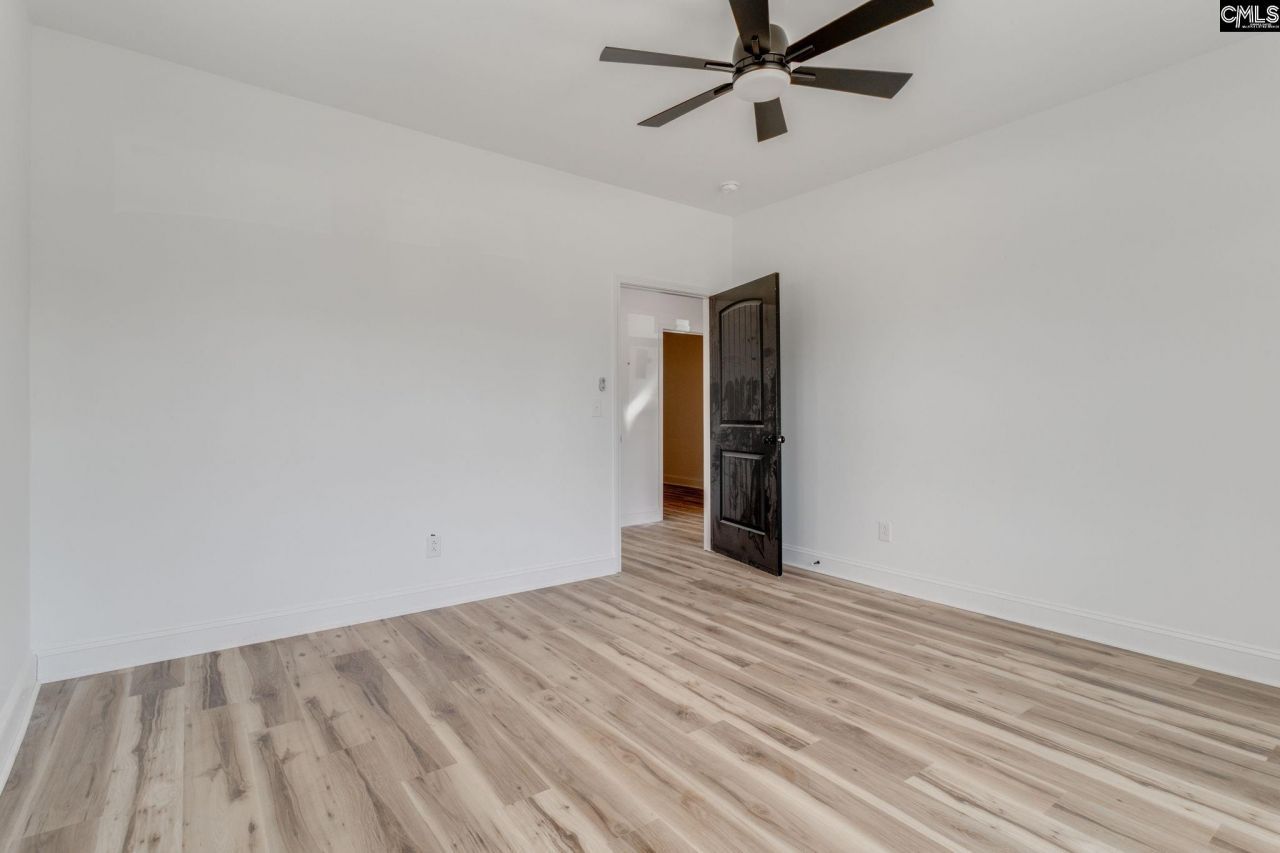 5318 N Main Street Photo 10