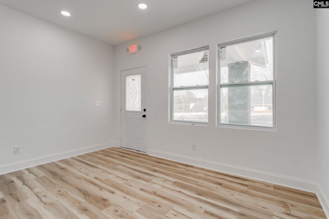 5318 N Main Street Photo 7