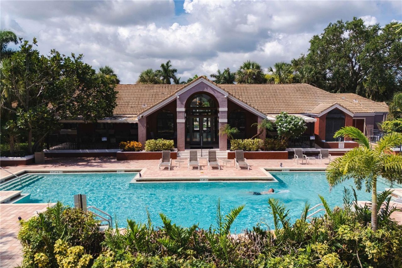 10263 Gandy Boulevard N, Unit 2405, Saint Petersburg, FL 33702 Photo