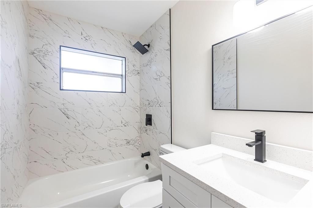 818 Gardenside Ct, Lehigh Acres, FL 33936 Photo