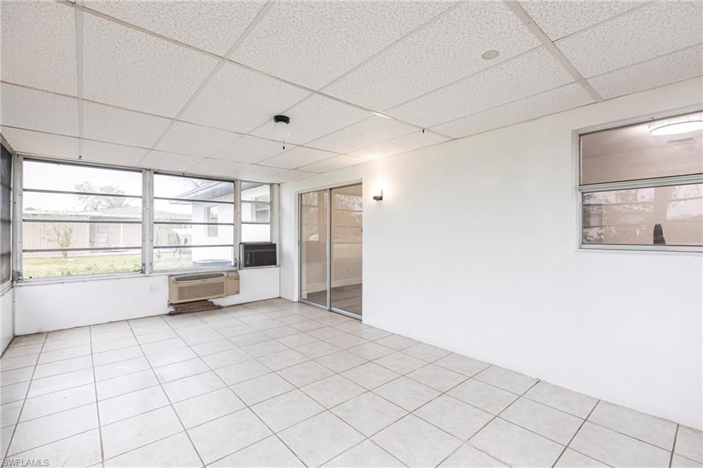 818 Gardenside Ct, Lehigh Acres, FL 33936 Photo