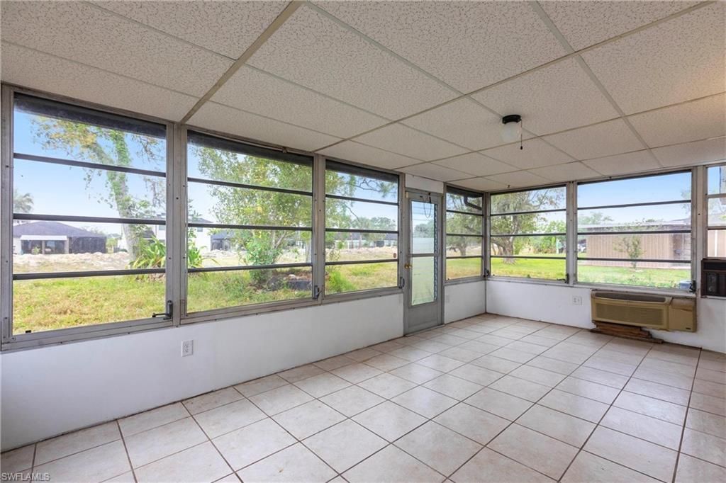 818 Gardenside Ct, Lehigh Acres, FL 33936 Photo