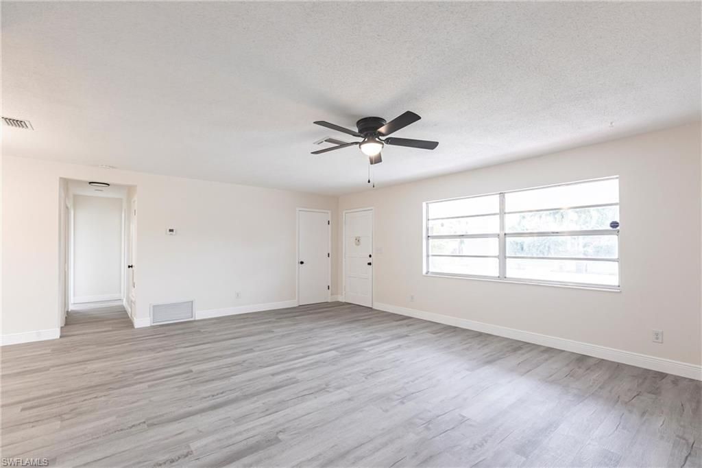 818 Gardenside Ct, Lehigh Acres, FL 33936 Photo