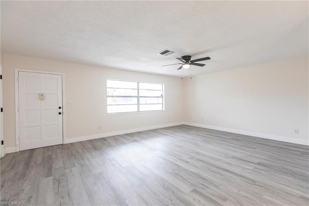 818 Gardenside Ct, Lehigh Acres, FL 33936 Photo