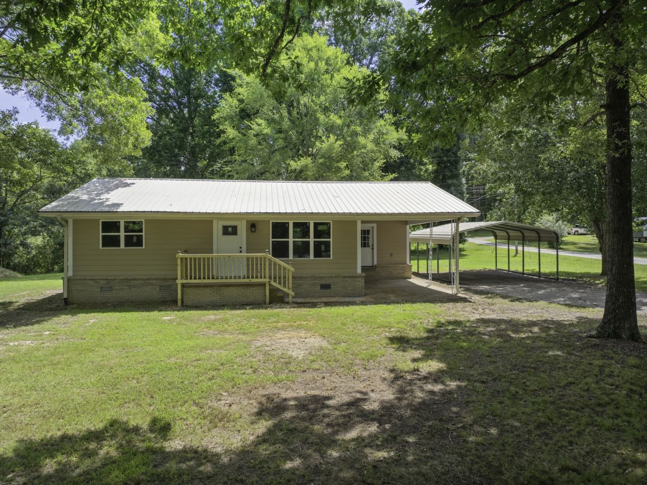 869 W 4th St, Parsons, TN 38363 Main Photo