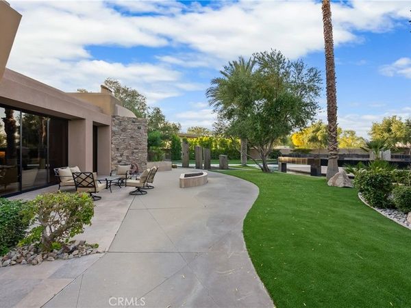 68 Royal Saint Georges Way, Rancho Mirage, CA 92270