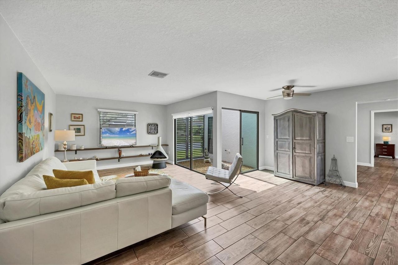 3933 Glen Oaks Manor Drive, Sarasota, FL 34232 Photo