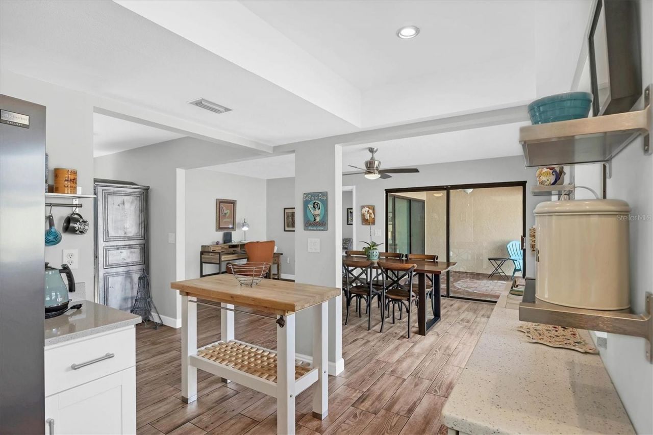 3933 Glen Oaks Manor Drive, Sarasota, FL 34232 Photo