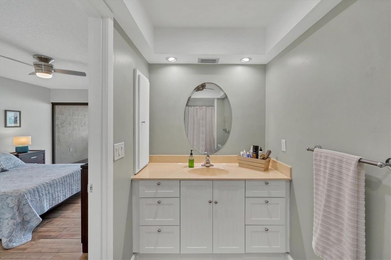 3933 Glen Oaks Manor Drive, Sarasota, FL 34232 Photo