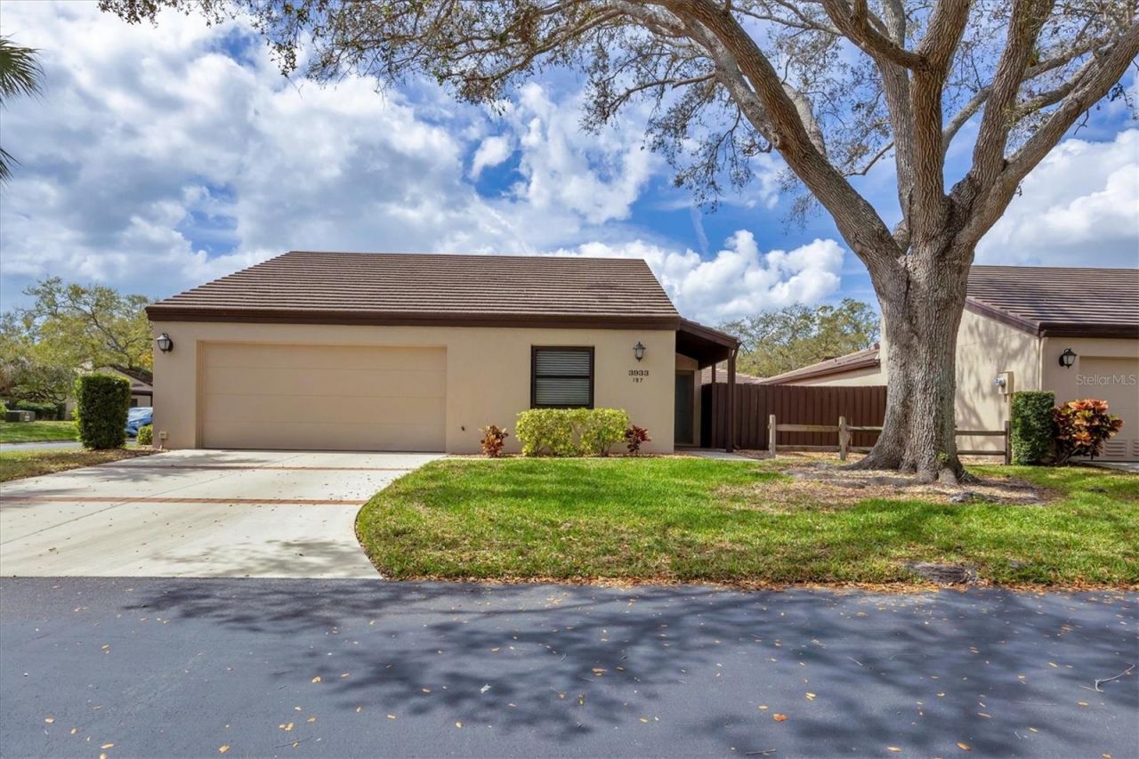 3933 Glen Oaks Manor Drive, Sarasota, FL 34232 Photo