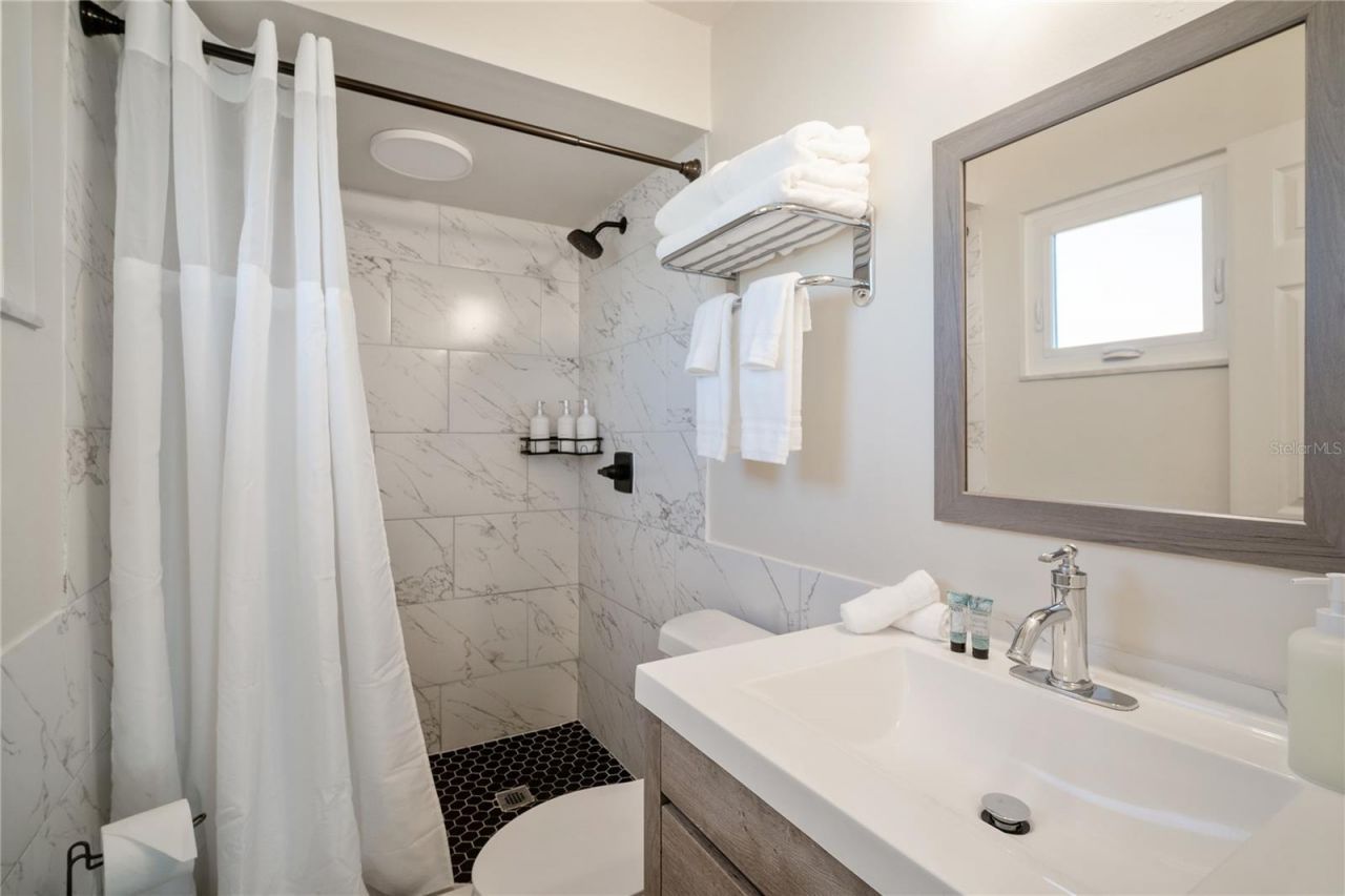 8425 Flagstone Drive, Tampa, FL 33615 Photo