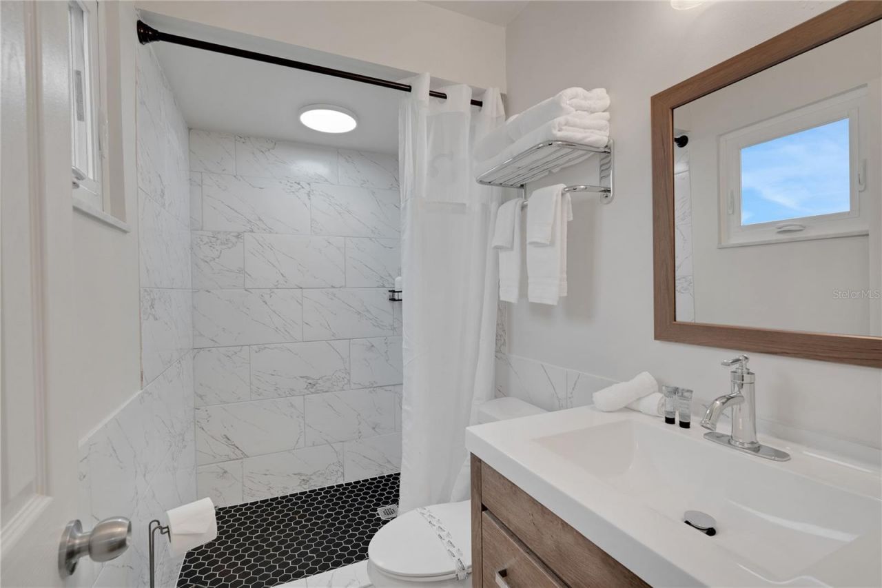 8425 Flagstone Drive, Tampa, FL 33615 Photo