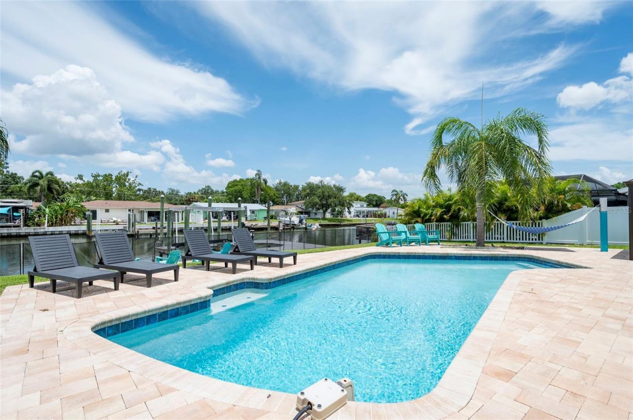 8425 Flagstone Drive, Tampa, FL 33615 Photo