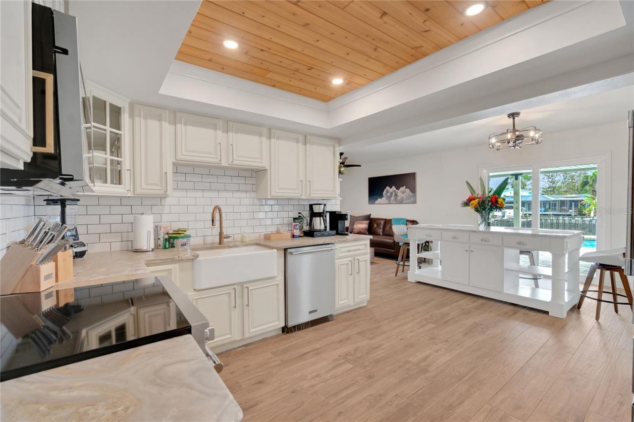 8425 Flagstone Drive, Tampa, FL 33615 Photo